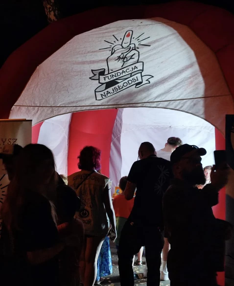 Fundacja Najsłodsi na festiwalu AmfiRock